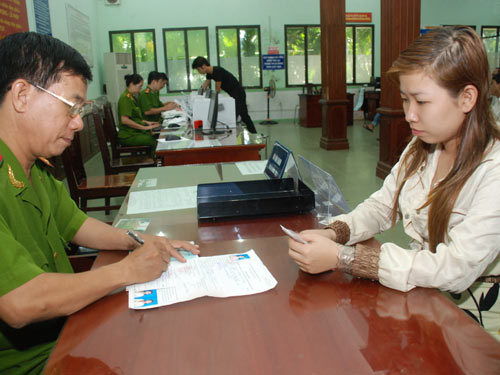 Vẫn cấp đại trà CMND mẫu mới