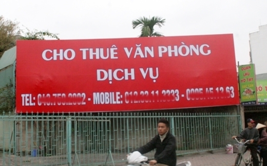 Cao ốc văn phòng 'đắp chiếu', chết lâm sàng