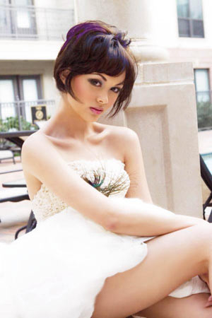 Alex Thuy Tran đăng quang Miss Vietnam Global 2009