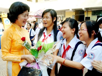 Lương dạy cả năm không bằng 'phong bì' 20/11?