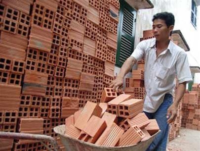 Thầy giáo đi bốc vác