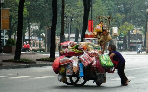 TP.HCM: ‘Ngốn’ hạ tầng, ‘đói’ an sinh