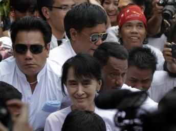 Lãnh đạo đối lập Aung San Suu Kyi gặp tổng thống Miến Điện