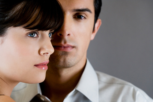 Phụ nữ nên làm gì khi biết chồng ngoại tình?