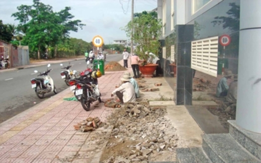 Ai bảo công chức Việt thiếu thực tế?!