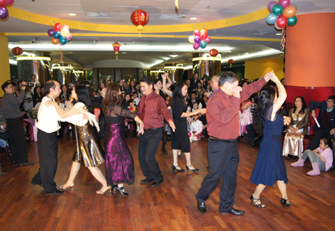 Cộng đồng Việt Nam tại Ba Lan tưng bừng đón tết, mừng xuân Nhâm Thìn