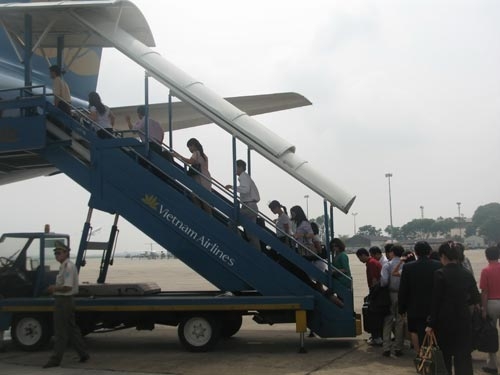 Ồ ạt tung vé máy bay giá rẻ