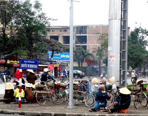 Bão chỉ “quần” người nghèo