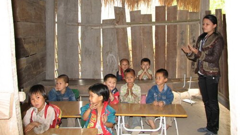 Bao giờ giáo viên sống được bằng lương?