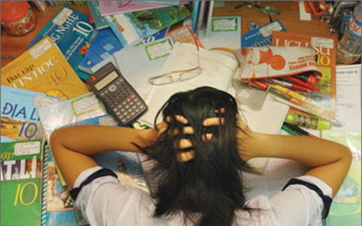 Nhiều trẻ đang cố học thuê cho... cha mẹ