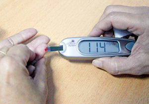 Tự đo đường huyết: dễ làm cũng dễ sai