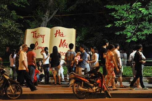 Hà Nội lộng lẫy đón chào đại lễ