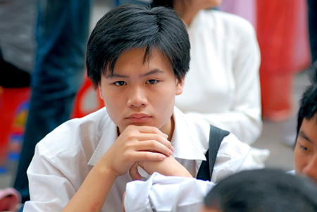 Nghe Bộ trưởng Giáo dục lên lớp về dại khôn, dối trá…