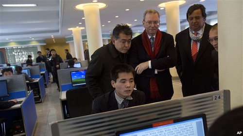 Bắc Triều Tiên cho phái đoàn Mỹ quan sát sinh viên sử dụng Internet