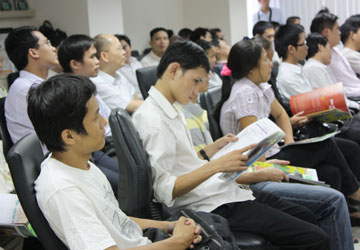Siết tín dụng: Chứng khoán lại càng đuối