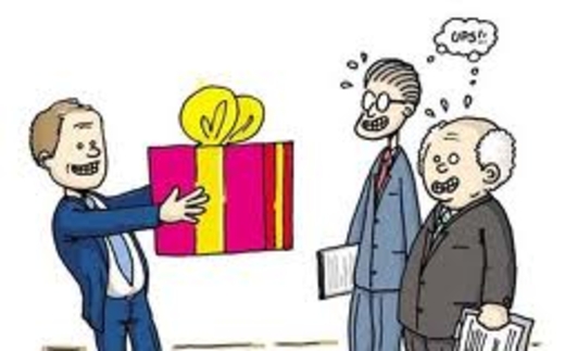 Cấm tặng quà, hạn chế "kính thưa": Nghị định buồn cười!