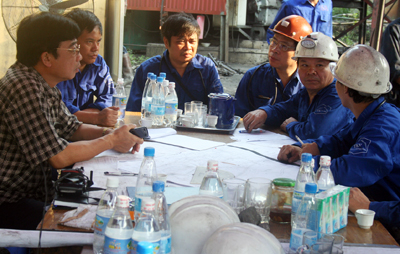 Người “may mắn” kể về giây phút bục túi nước hầm lò