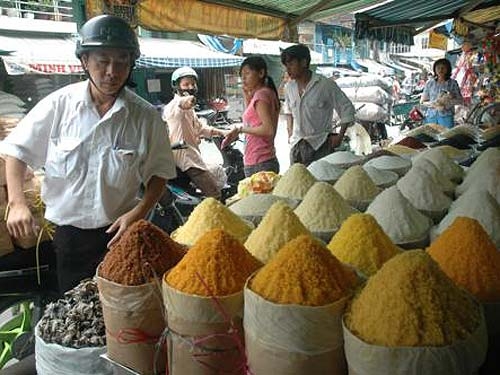 Thép, đường... bị làm giá
