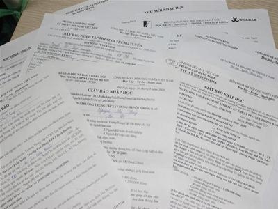 Bảy điểm ba môn, đỗ 20 trường