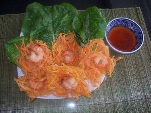 Bánh tôm hồ Tây - nặng lòng người xa xứ