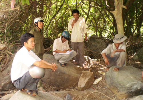 “Đá tặc” An Xuân: khai thác tan hoang trước mắt chính quyền