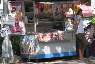 Mánh moi tiền của “cò” đất vỉa hè