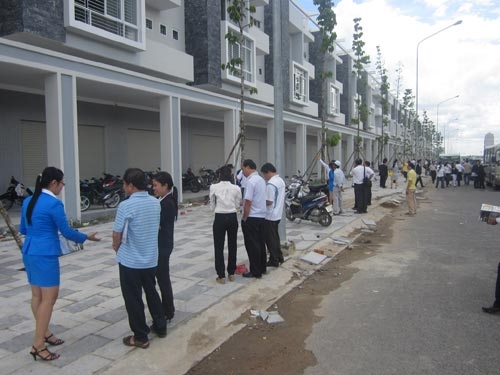 Đất nền giá rẻ ồ ạt bung hàng