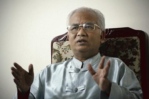 'Ai cũng muốn làm bên Chính phủ để có quyền'