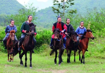 Truyền hình Việt: Bắt xem phim dở, tạm dừng phim hay