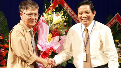 Phát ngôn & Hành động: Hàm cá mập và lời cầu xin của nhân dân