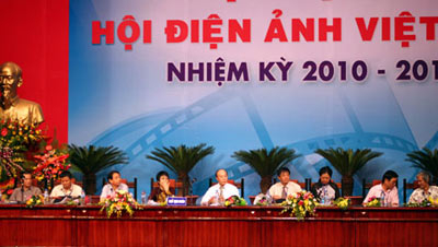 Quốc hội rất yêu Chính phủ và một "thông điệp đen"...