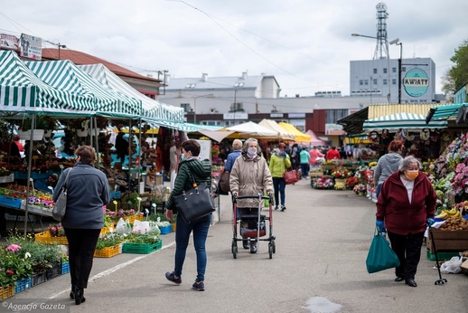 Nhà virus học nói về tháo gỡ hạn chế: Đây chưa phải là thời điểm thích hợp. Chúng ta có thể có nhiều ổ dịch sau những đám cưới ở Ba Lan