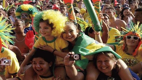 Brazil thị uy trước trận tứ kết với Hà Lan