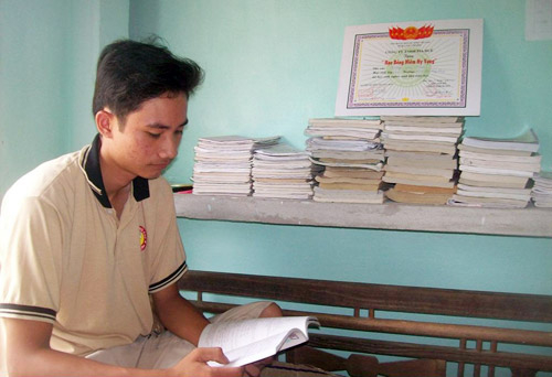 Đậu ba trường nhưng 'tắc đường' đi học