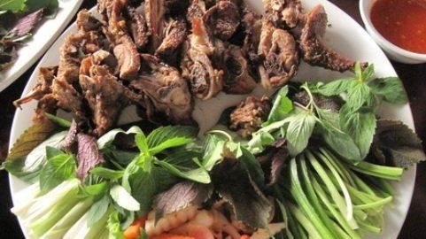 Người Việt có còn gà Việt mà ăn?