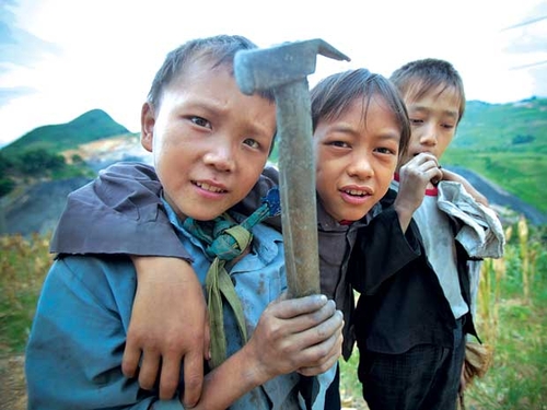 Tường trình từ vùng đất giàu khoáng sản: Bài cuối