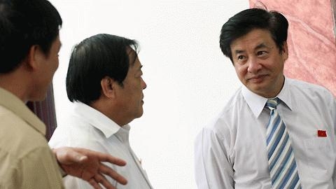 Phát phiếu thăm dò ĐBQH về đường sắt cao tốc