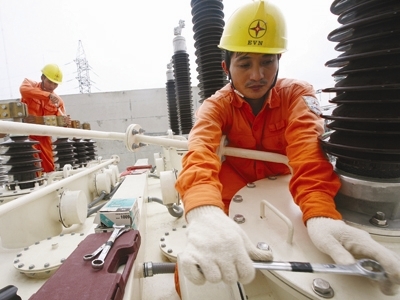 Chưa giảm giá điện vì khoản lỗ của EVN