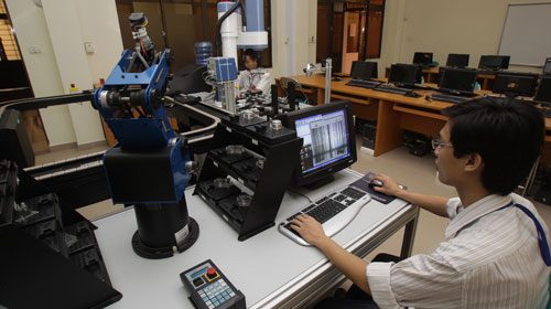 Trường công, cái gì cũng thiếu