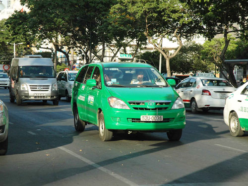 Thu phí ô tô khu trung tâm TPHCM: Khó giảm ùn tắc giao thông