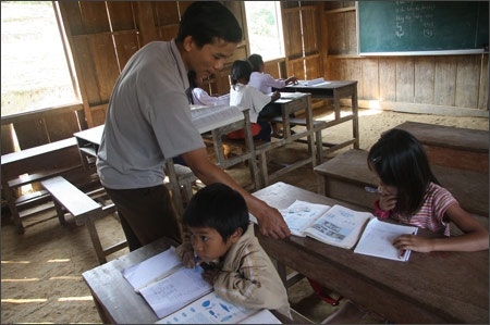 Cựu giáo chức bức xúc vì trợ cấp bèo bọt, thiếu công bằng