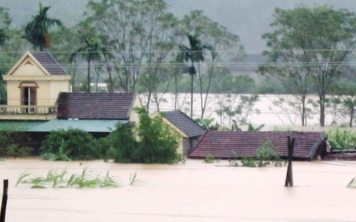 Hà Tĩnh: Trắng trời trong biển nước