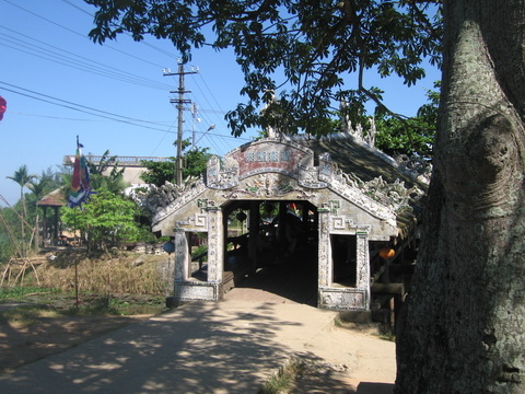 Ai về cầu ngói Thanh Toàn