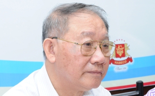 EVN lạc hậu, bán điện giá cao là không công bằng