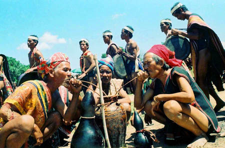 Rượu cần Tây Nguyên