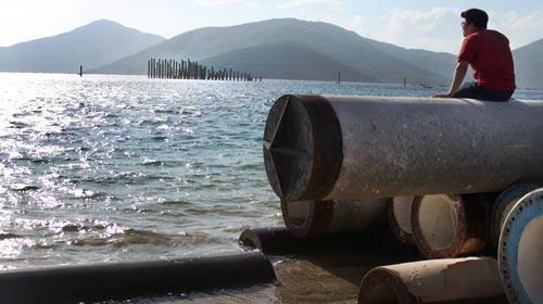 Ì ạch cảng quốc tế Vân Phong