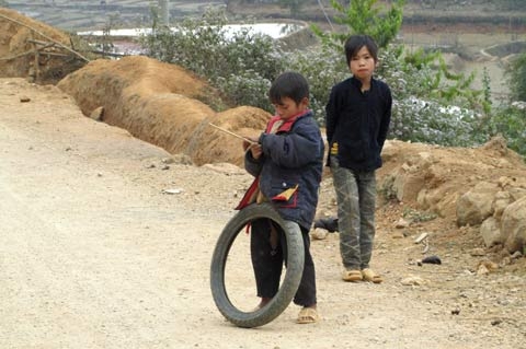 Vào “bản trắng” đàn ông nơi khe núi