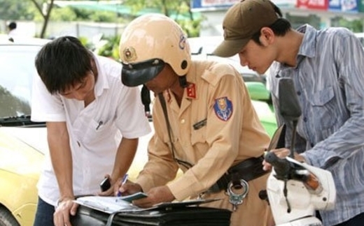 Sa thải vì tắm tiên và chuyện 'nêu cao cảnh giác'