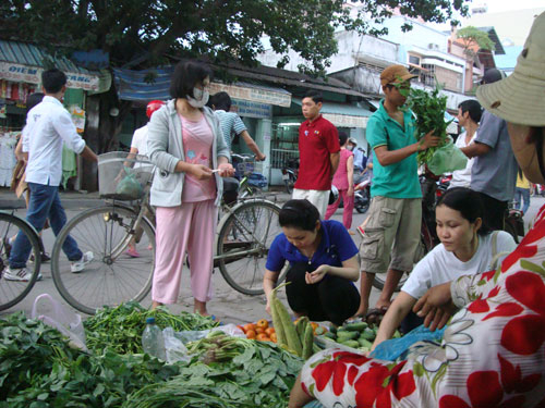 Lương tăng chậm hơn giá