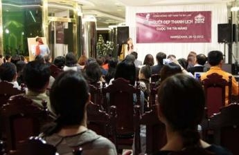 Cuộc thi „Người đẹp thanh lịch” cộng đồng Việt Nam tại Ba Lan_phần thi tài năng.